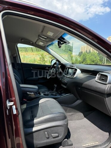 Kia Sorento-13
