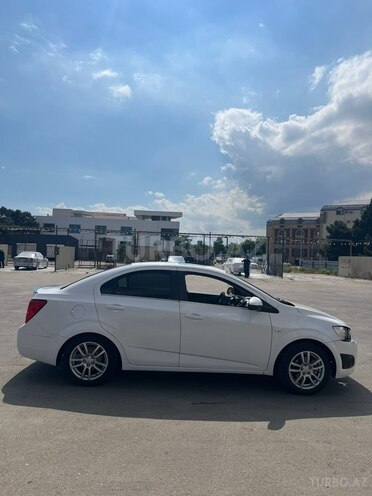 Chevrolet Aveo-3