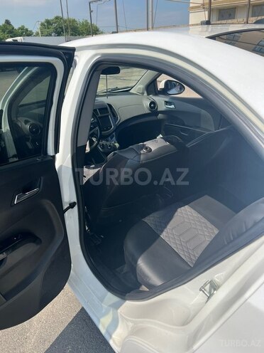 Chevrolet Aveo-16