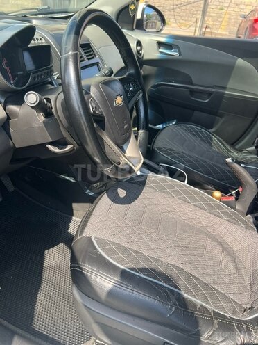 Chevrolet Aveo-12