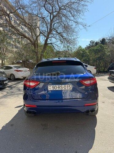 Maserati Levante-3