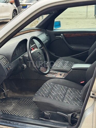 Mercedes C 220-6