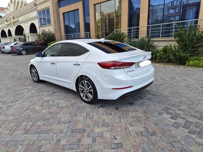 Hyundai Elantra-5