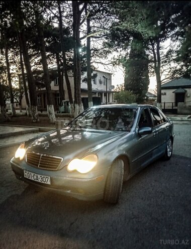 Mercedes C 200-1