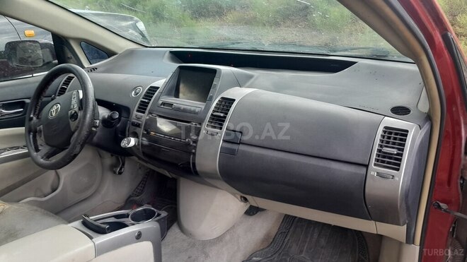Toyota Prius-7