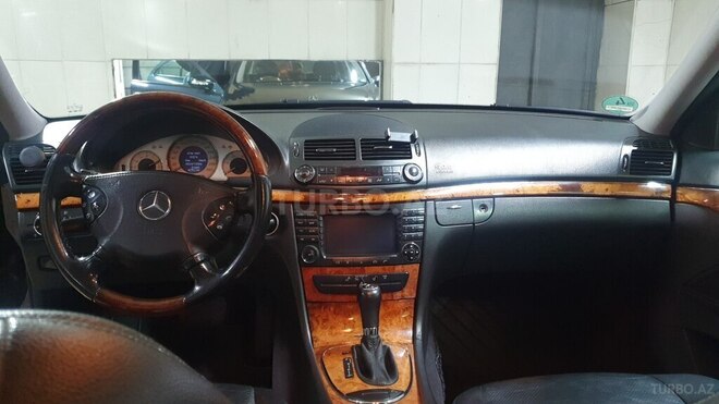 Mercedes E 220-3