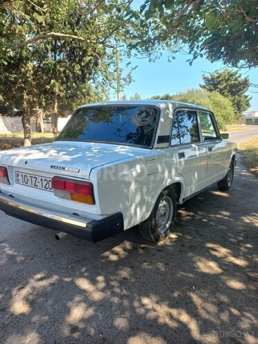 LADA (VAZ) 2107-2