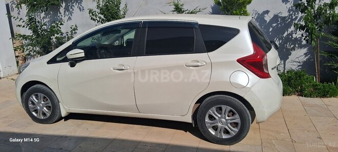 Nissan Note-2