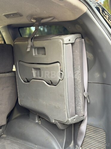 Toyota Land Cruiser Prado-8