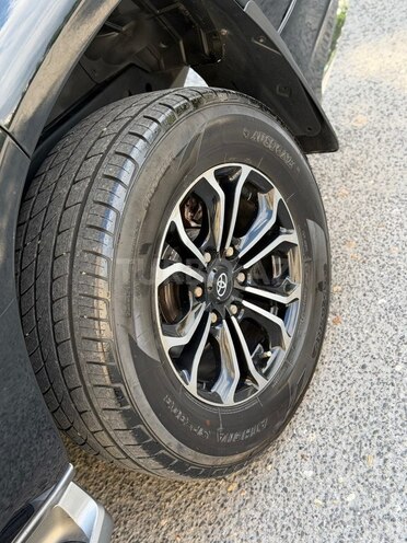 Toyota Land Cruiser Prado-16