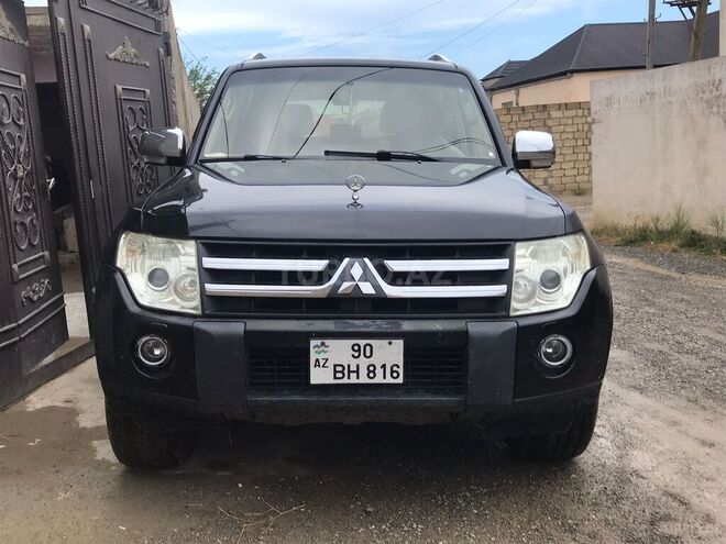 Mitsubishi Pajero-2