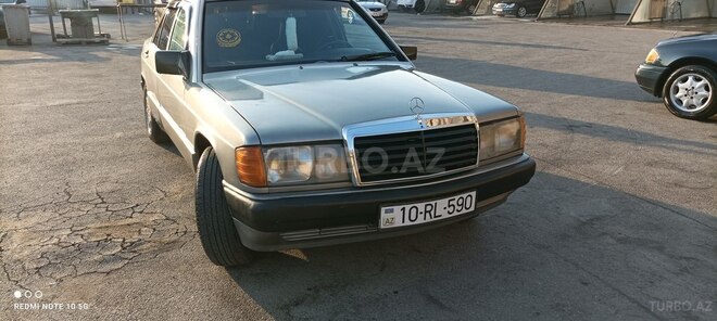 Mercedes 190-1