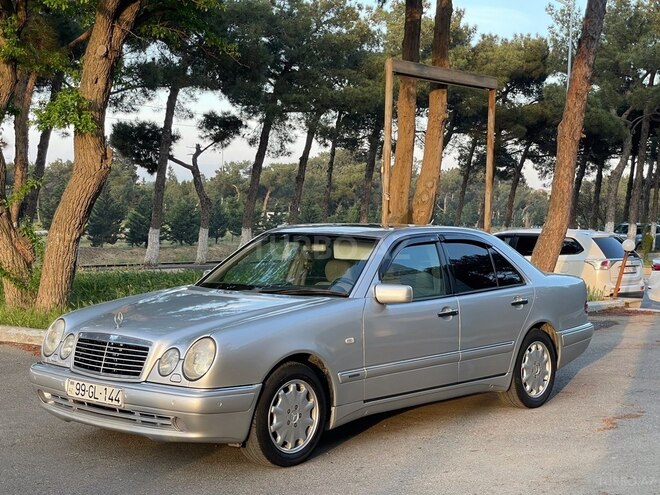 Mercedes E 280-5
