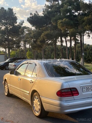Mercedes E 280-13