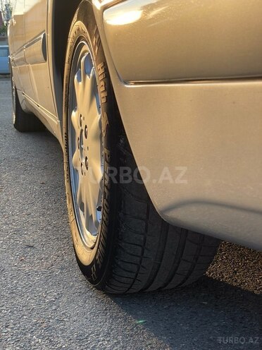 Mercedes E 280-19