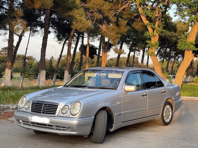 Mercedes E 280-21