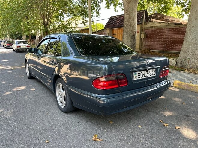 Mercedes E 220-5