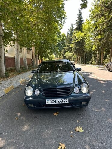 Mercedes E 220-2