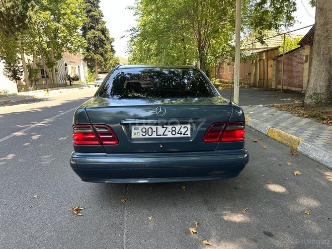 Mercedes E 220-6
