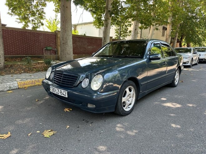 Mercedes E 220-3