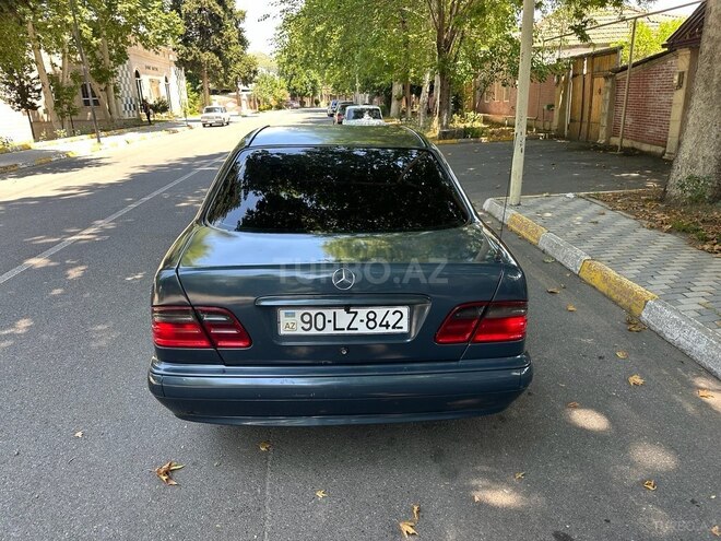 Mercedes E 220-7