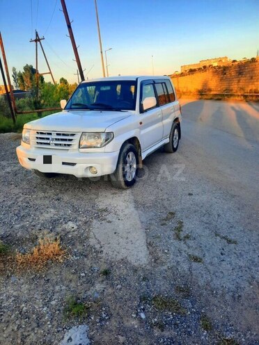 Mitsubishi Pajero io-2