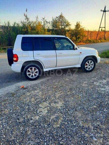 Mitsubishi Pajero io-5