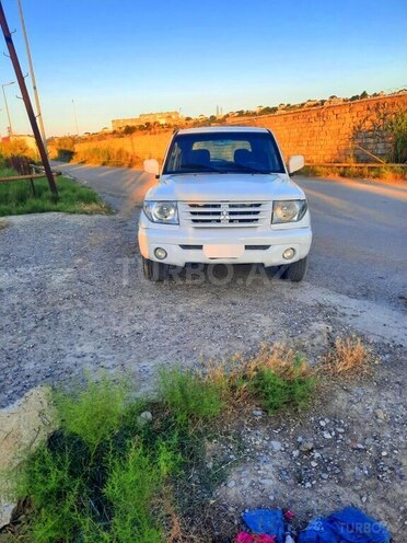 Mitsubishi Pajero io-1