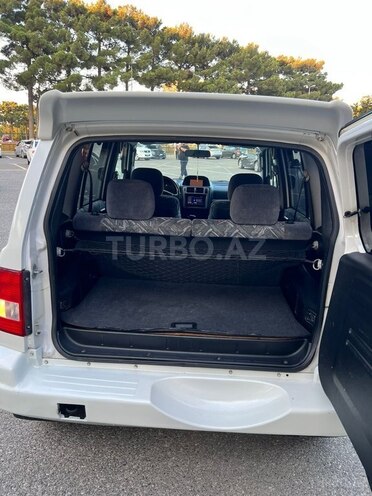 Mitsubishi Pajero io-13