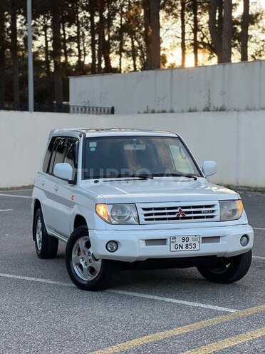 Mitsubishi Pajero io-12
