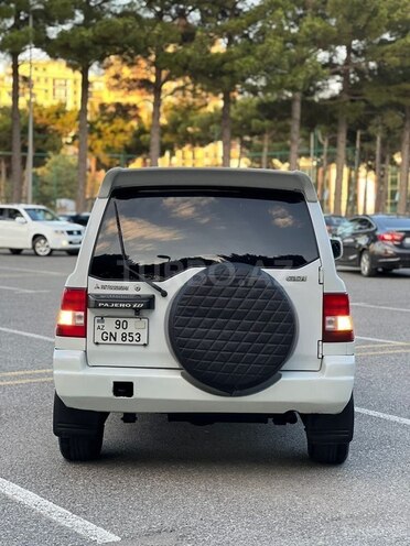Mitsubishi Pajero io-10