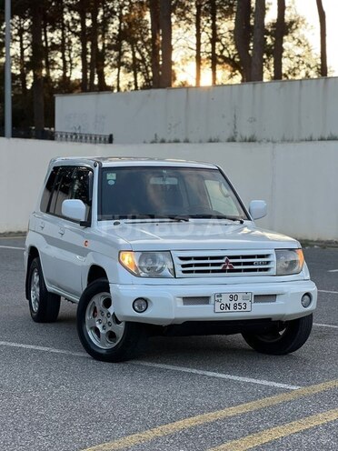 Mitsubishi Pajero io-6