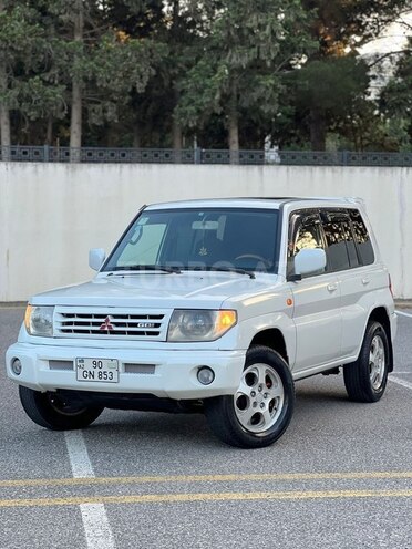 Mitsubishi Pajero io-1