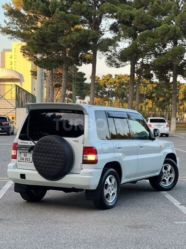 Mitsubishi Pajero io-2