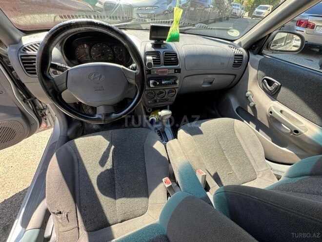 Hyundai Accent-3