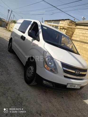 Hyundai H-1-2