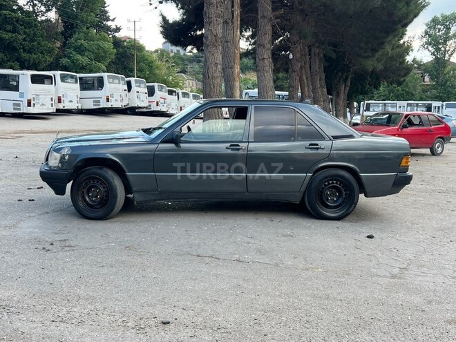 Mercedes 190-4