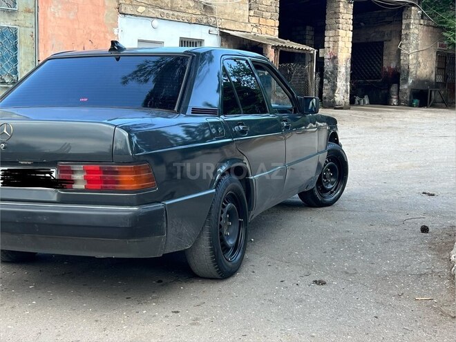 Mercedes 190-5