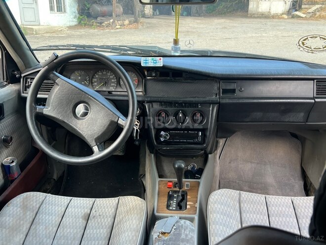 Mercedes 190-9