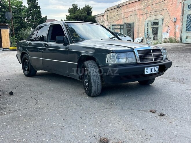Mercedes 190-10
