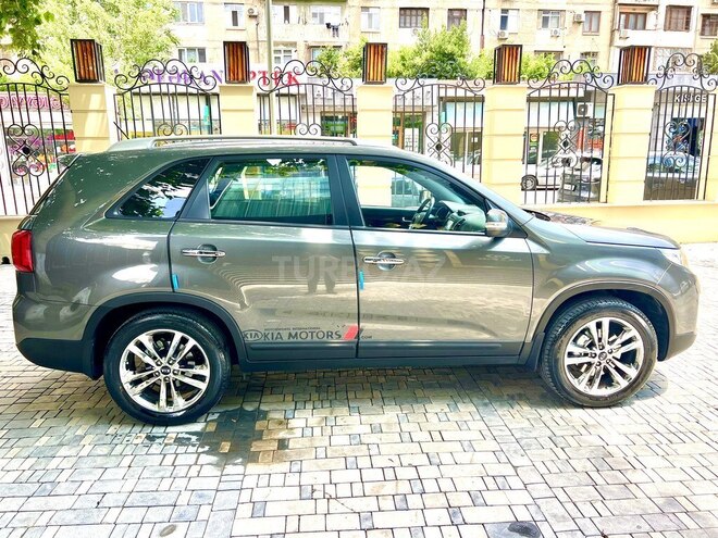 Kia Sorento-11