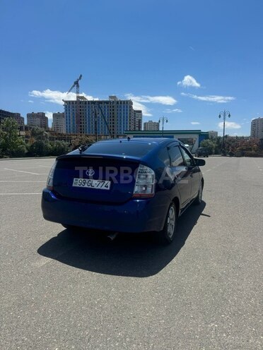 Toyota Prius-8