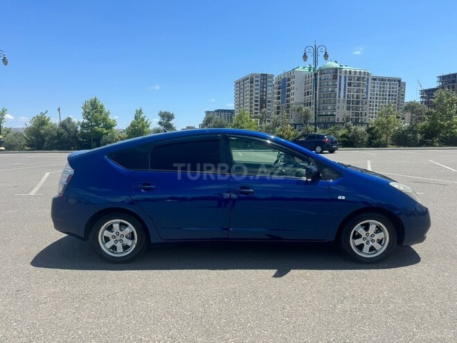 Toyota Prius-12