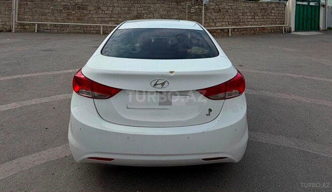 Hyundai Elantra-5