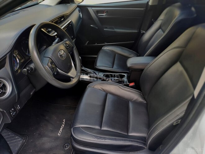 Toyota Corolla-11