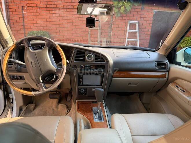 Infiniti QX4-12