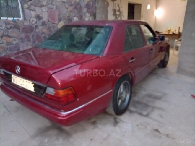 Mercedes 200 E-2