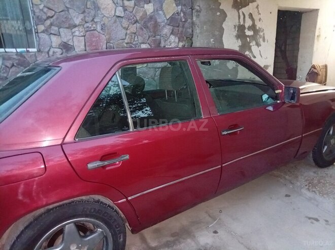 Mercedes 200 E-6