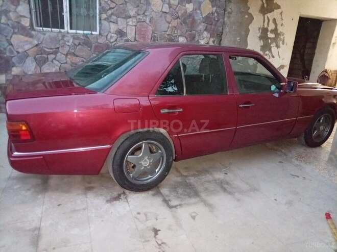 Mercedes 200 E-9