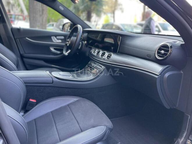 Mercedes E 200-19